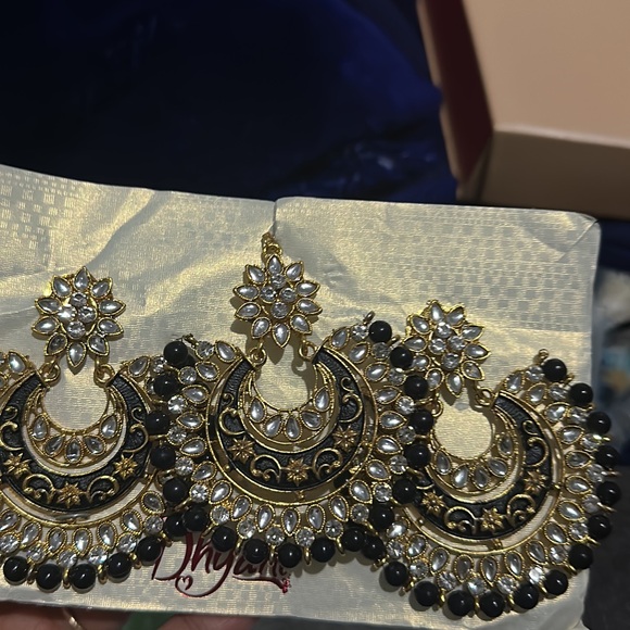 Jewelry - Picture 3 of 16